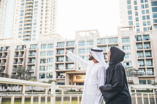 Casal árabe namoro — Fotografia de Stock