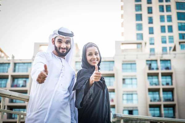 Casal árabe namoro — Fotografia de Stock