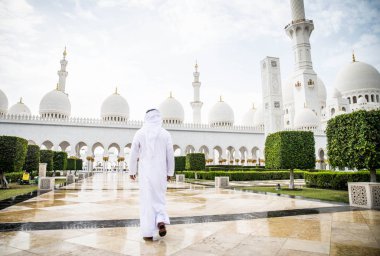 Sheikh Zayed cami de Arapça adam