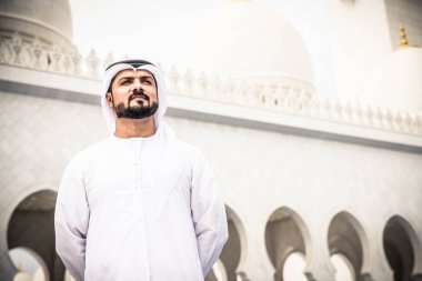 Sheikh Zayed cami de Arapça adam