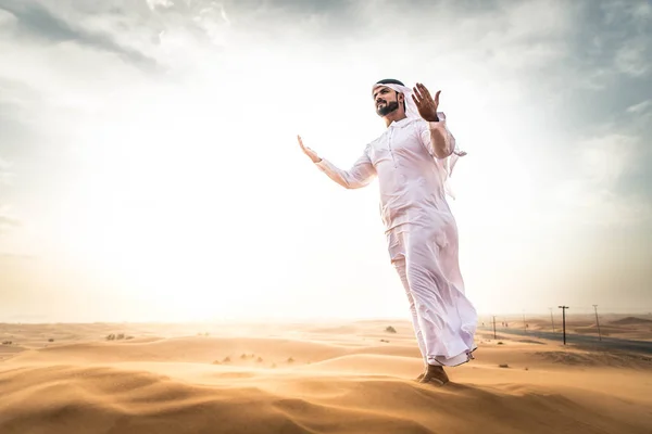 Arabe dans le désert — Photo
