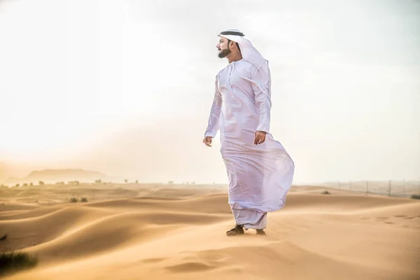 Araber in der Wüste — Stockfoto