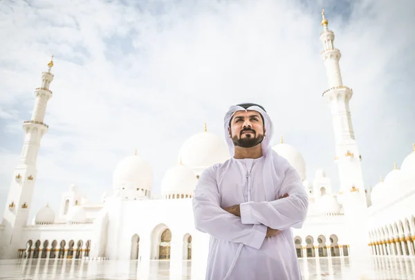 Arabský muž v Sheikh Zayed mosque — Stock fotografie