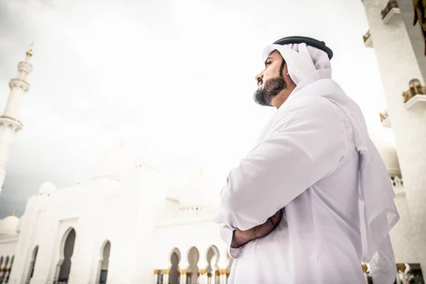 Arabski mężczyzna o Meczet Szejka Zayeda — Zdjęcie stockowe