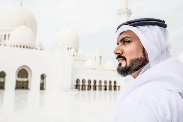Arab ember: Sheikh Zayed mosque — Stock Fotó