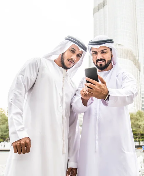 Arabský podnikatelé v Dubaji — Stock fotografie