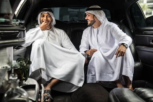 Empresarios árabes en Dubai — Foto de Stock