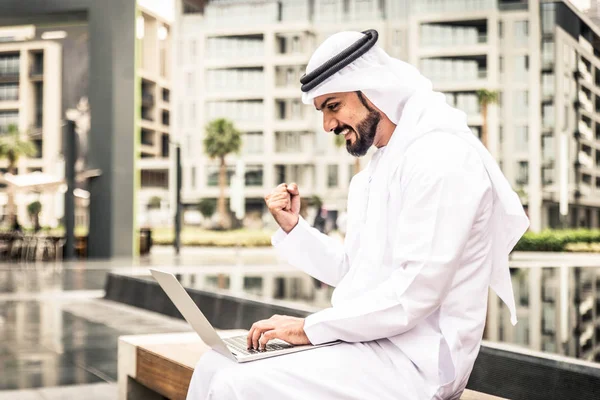 Arabic businessman in Dubai — Stock Photo, Image