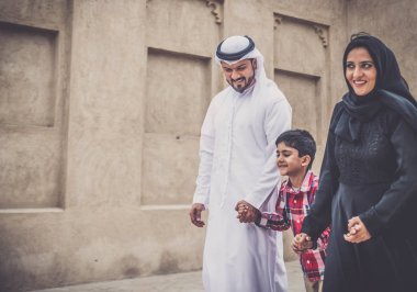 Aile ile çocuk oyun