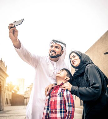 Aile ile çocuk oyun