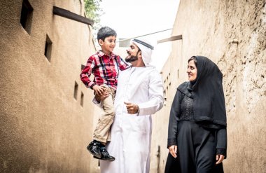 Aile ile çocuk oyun