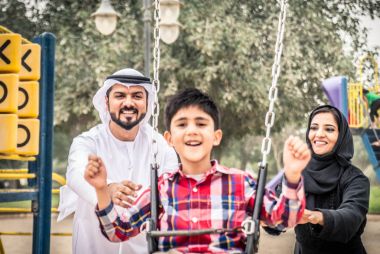 Aile ile çocuk oyun