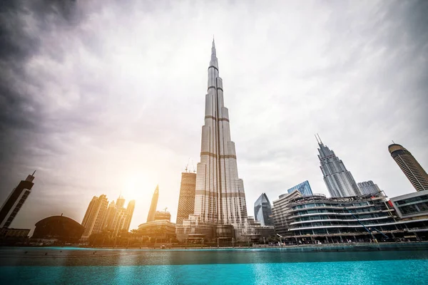 Burj Khalifa torni — kuvapankkivalokuva