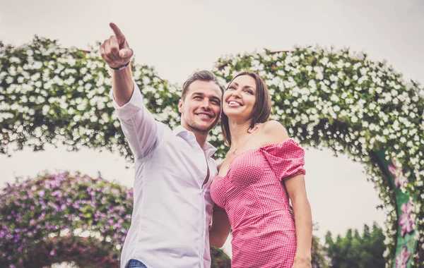 Hermosa pareja enamorada — Foto de Stock