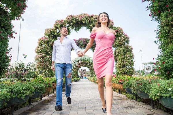 Hermosa pareja enamorada — Foto de Stock