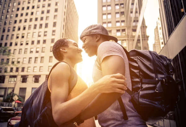 Casal beijando em Nova York — Fotografia de Stock