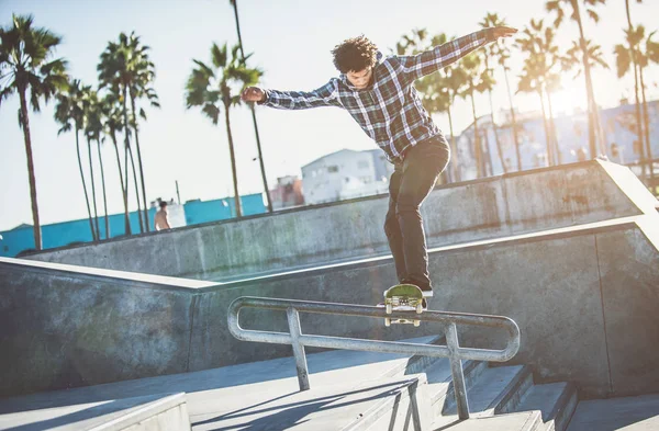 Skater w akcji w Los angeles — Zdjęcie stockowe