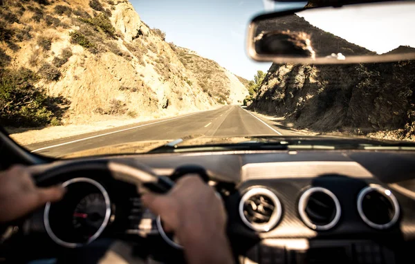 Man driving convertible car in Los angeles, santa monica — Stock Photo, Image