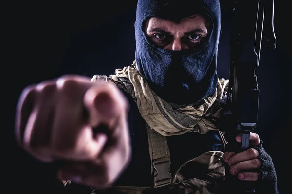 Portret criminal terorist — Fotografie, imagine de stoc