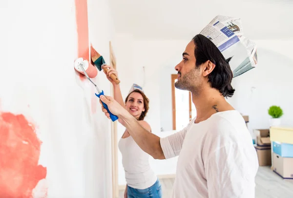 Paar zieht in neues Haus — Stockfoto