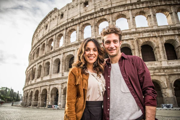 Par på Colosseum, Rom - Stock-foto