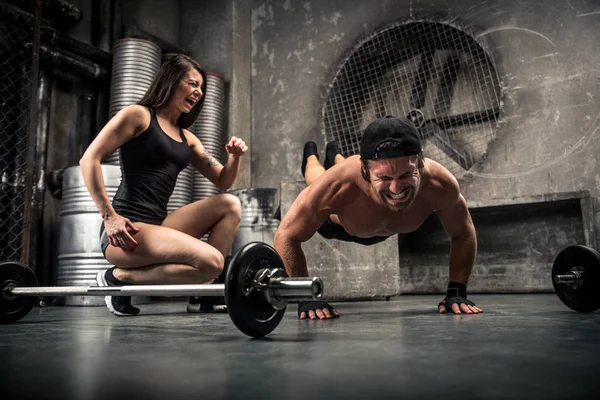 Couple training in a gym — Stock Photo, Image