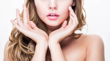 Güzel kadın evinde poz