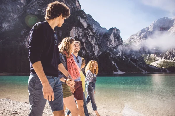 Amigos de excursión — Foto de Stock