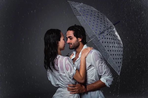 Para pod deszczu — Zdjęcie stockowe