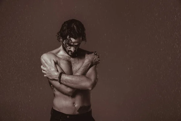 Man under the rain — Stock Photo, Image