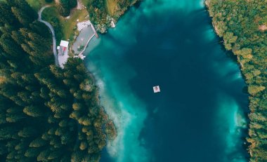 dağ gölü havadan görünümü