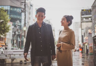 Genç Japon harcama zaman birlikte Tokyo'da Çift