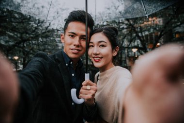 Genç Japon harcama zaman birlikte Tokyo'da Çift