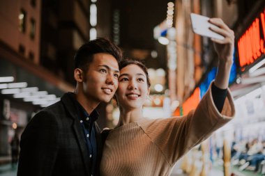 Genç Japon harcama zaman birlikte Tokyo'da Çift