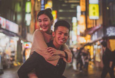 Genç Japon harcama zaman birlikte Tokyo'da Çift