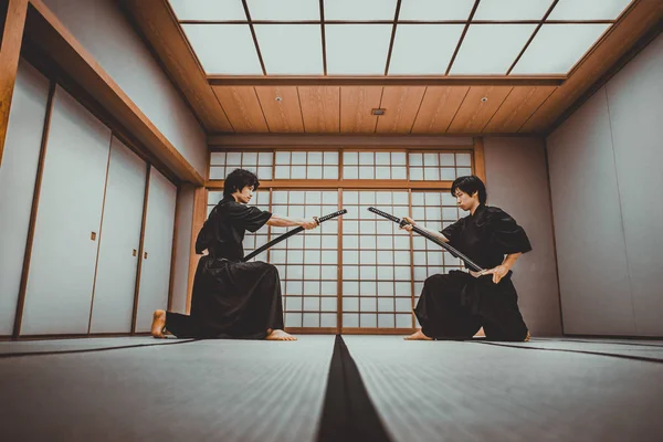 Σαμουράι εκπαίδευση στο παραδοσιακό dojo, Τόκιο — Φωτογραφία Αρχείου