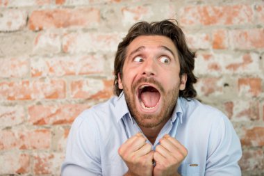 Yakışıklı erkek portresi