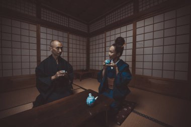 Üst düzey Çift yaşam tarzı anlarda bir geleneksel Japon ev