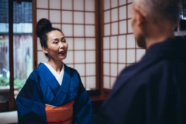 Üst düzey Çift yaşam tarzı anlarda bir geleneksel Japon ev