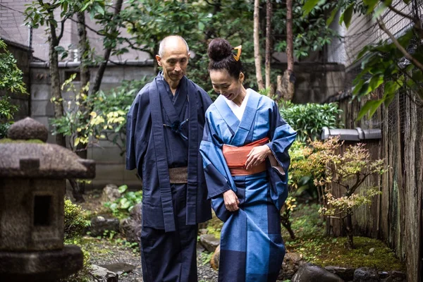 Üst düzey Çift yaşam tarzı anlarda bir geleneksel Japon ev