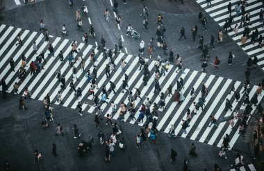 Tokyo karşıya insanların kitle