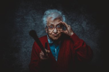 Büyükanne portre stüdyo ayarlayın. Kıdem hakkındaki kavramları