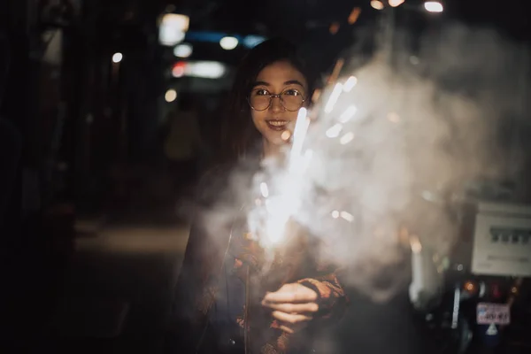 Bonita asiático japonês menina rua retratos — Fotografia de Stock