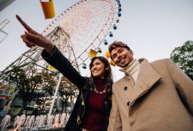 Mutlu çift Osaka'da birlikte vakit