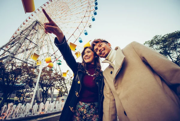 Happy couple spending time together in Osaka — Stock Photo, Image