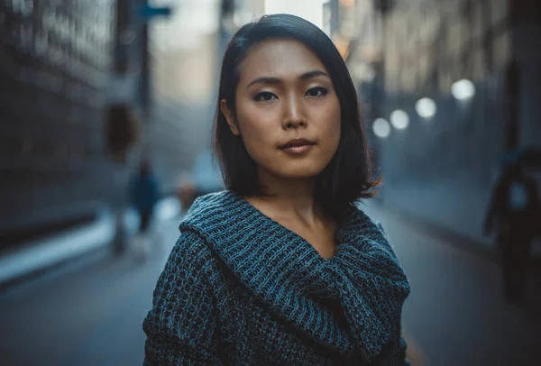 Güzel bir Japon kadın portre açık — Stok fotoğraf