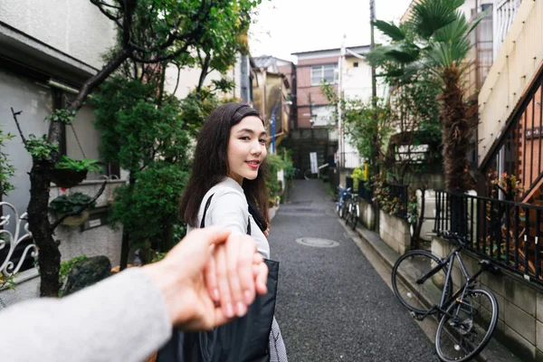 Tineri japonez fata în aer liber — Fotografie, imagine de stoc