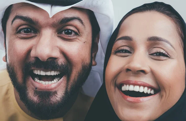 Retratos de casal do Oriente Médio — Fotografia de Stock