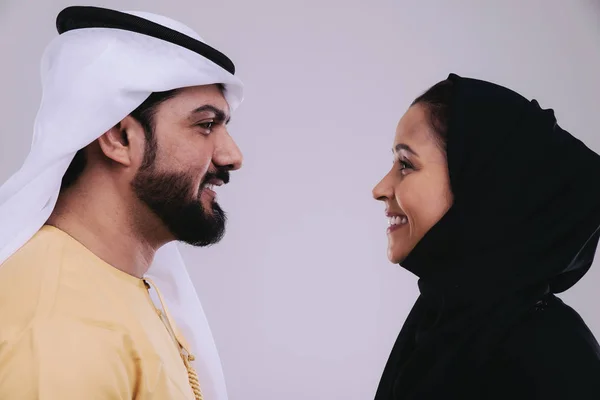 Retratos de casal do Oriente Médio — Fotografia de Stock