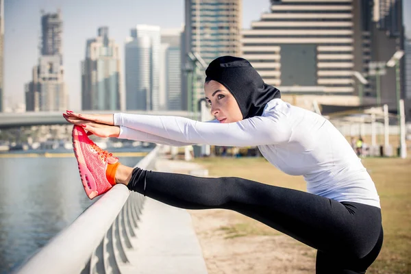 Arabe femme formation en plein air — Photo